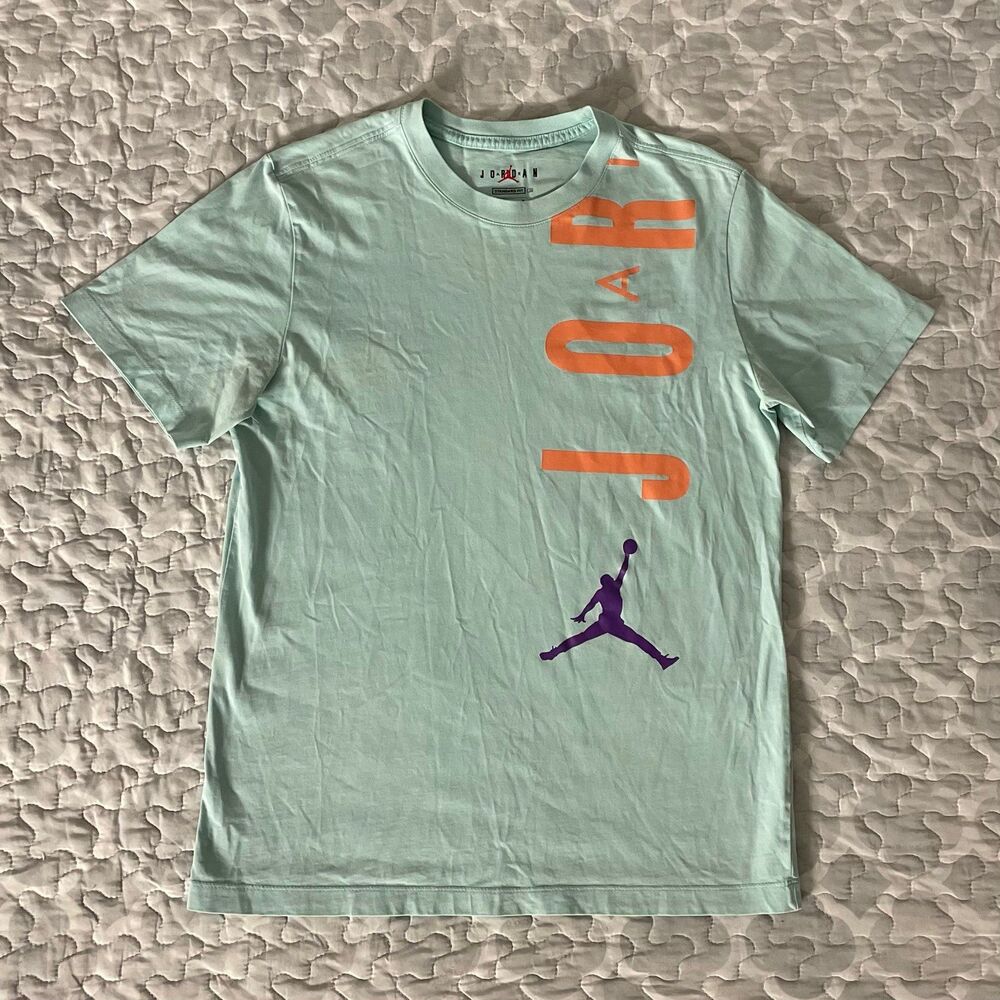 [Size Medium] Jordan Men's Logo Graphic Shirt Light Teal